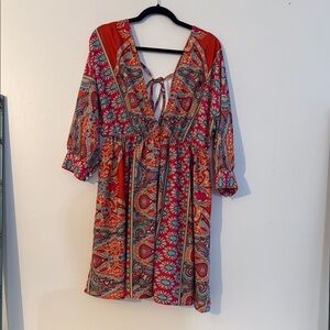 Cupshe Tie back V-Neck Sundress comfy with elastic waist band and lose cut.